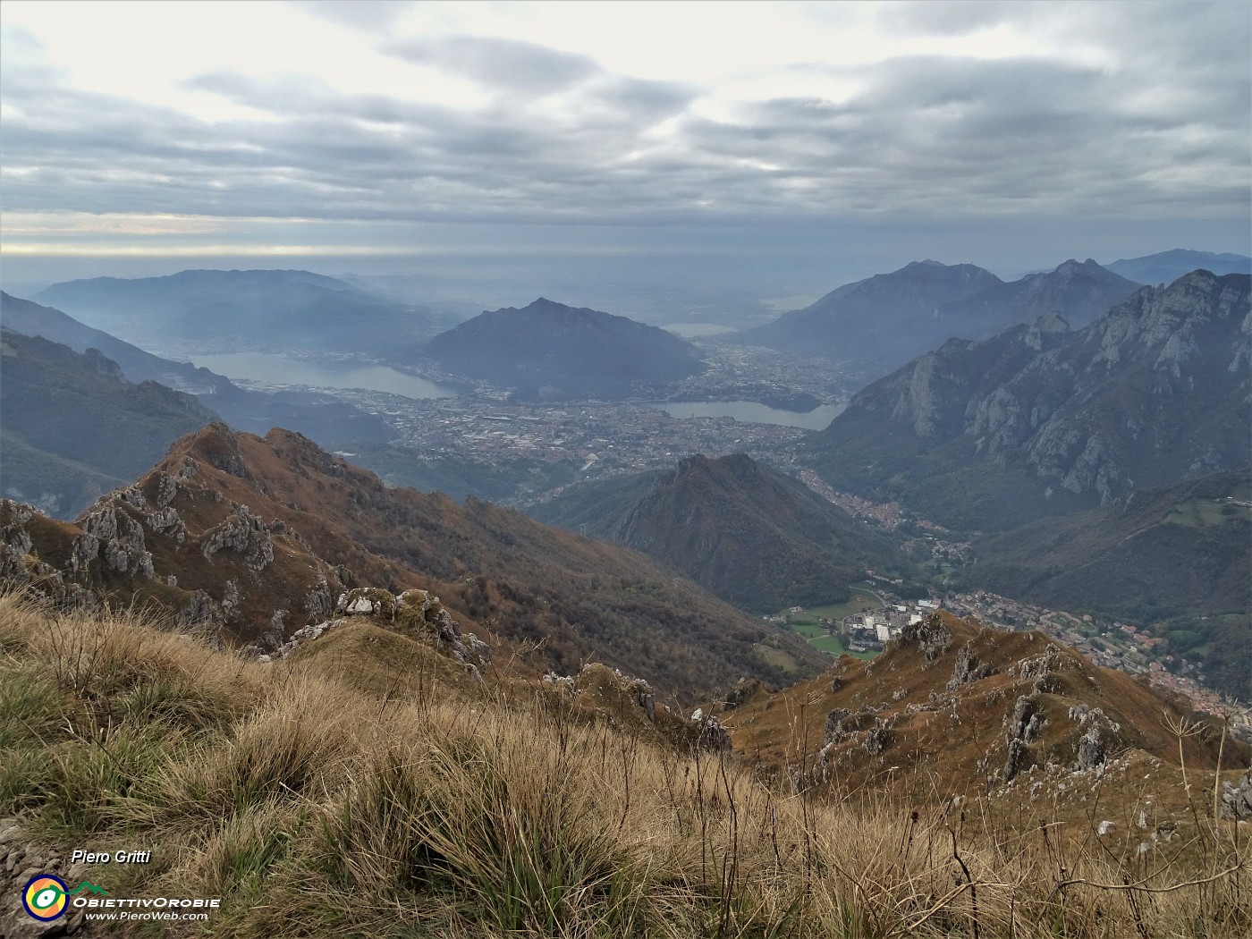 81 Lecco con suoi laghi e monti.JPG